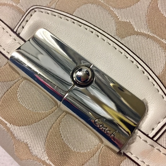 Coach - Picture 3 of 8